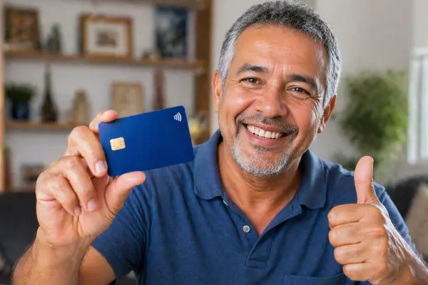 Como conseguir cartão de crédito sem anuidade com limite alto